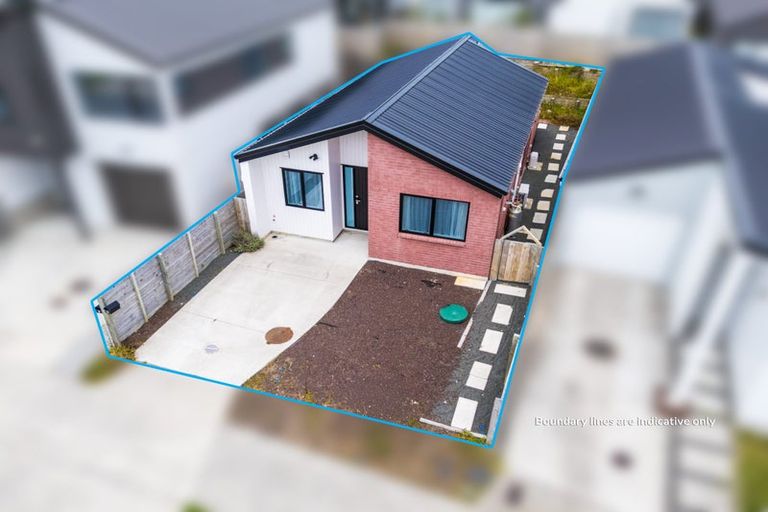 Photo of property in 9 Puwha Street, Massey, Auckland, 0614