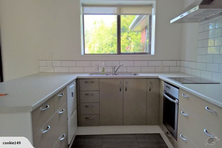 Photo of property in 2/40 Windermere Road, Papanui, Christchurch, 8053