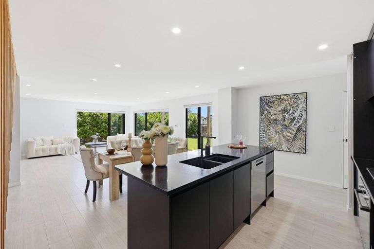 Photo of property in 111d Woodglen Road, Glen Eden, Auckland, 0602