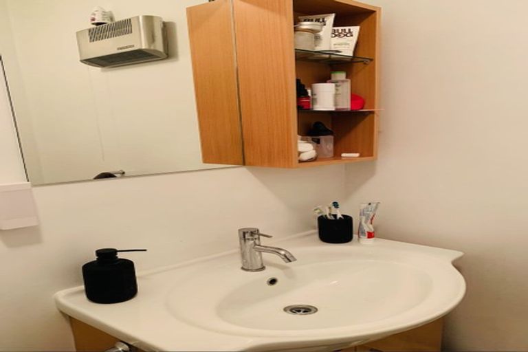 Photo of property in Budget Car Rental, 10/81 Ghuznee Street, Te Aro, Wellington, 6011