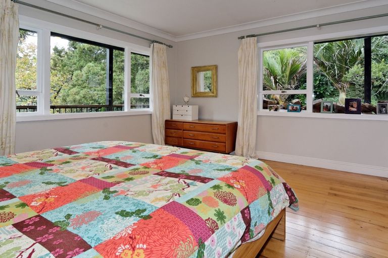 Photo of property in 199 Scenic Drive, Titirangi, Auckland, 0604