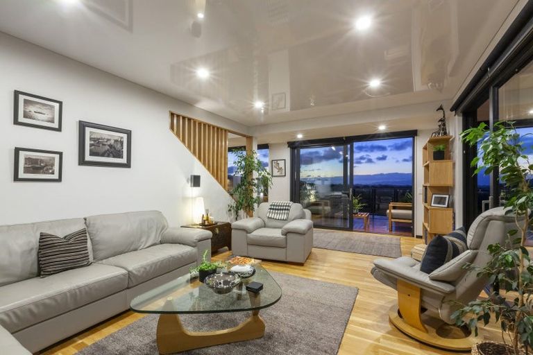 Photo of property in 101 Kakariki Grove, Waikanae, 5036