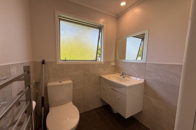 Photo of property in 3/44 Rua Road, Glen Eden, Auckland, 0602