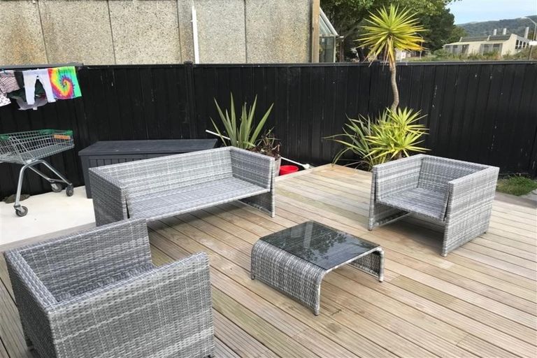 Photo of property in 14 Passchendaele Grove, Trentham, Upper Hutt, 5018