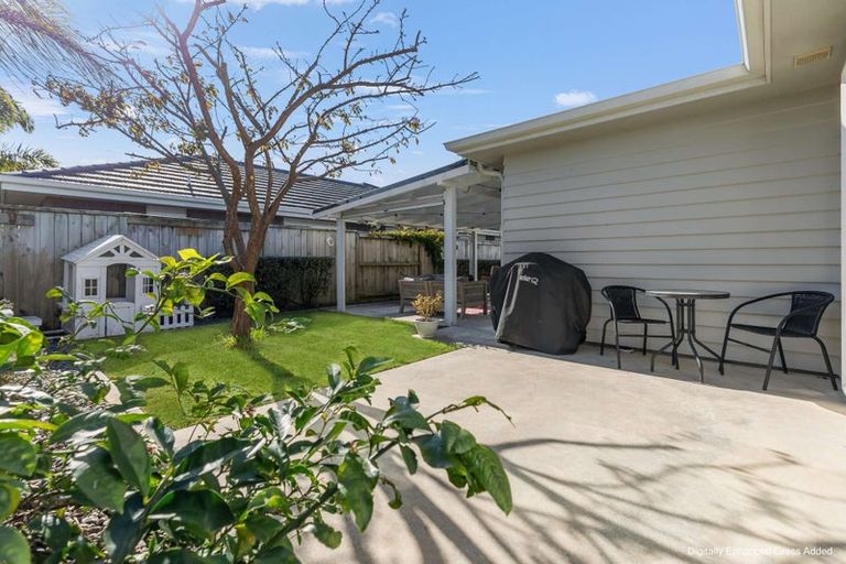 Photo of property in 2 Raiha Street, Papamoa Beach, Papamoa, 3118