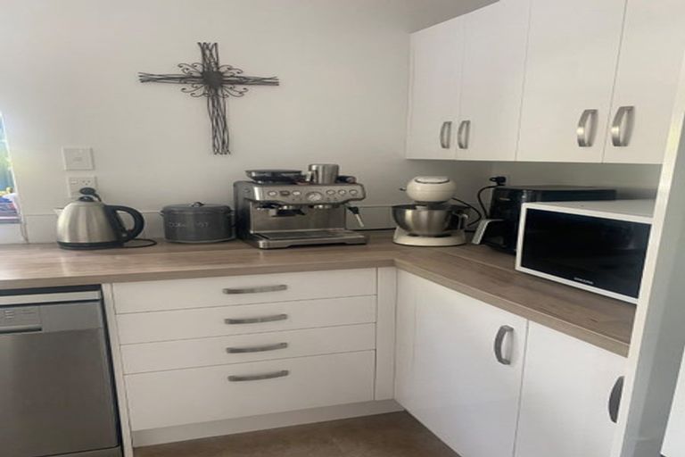 Photo of property in 37 Park Road, West End, Palmerston North, 4412