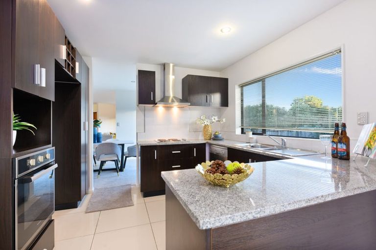 Photo of property in 6 Riverglade Parkway, Te Atatu South, Auckland, 0610