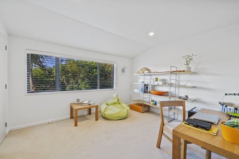 Photo of property in 65a Thurleigh Grove, Karori, Wellington, 6012