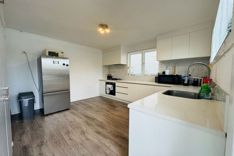 Photo of property in 38 Verran Road, Birkdale, Auckland, 0626