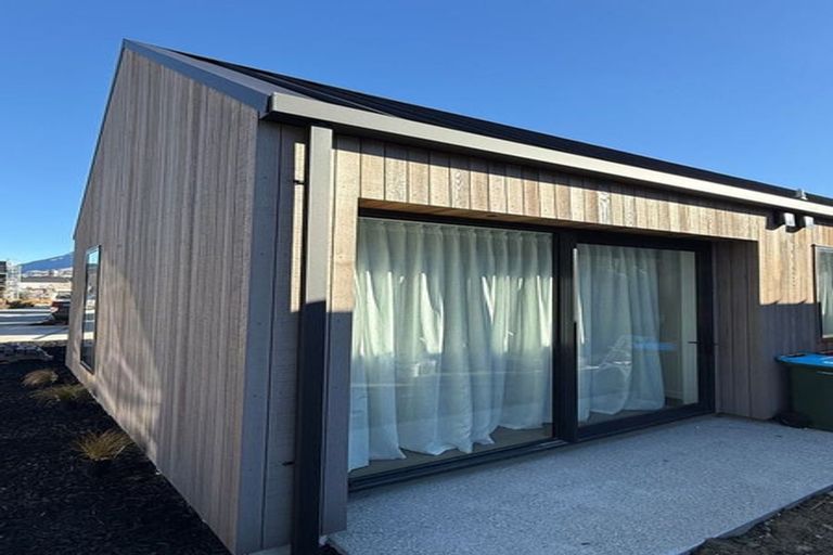 Photo of property in 16 Taurus Lane, Jacks Point, 9371