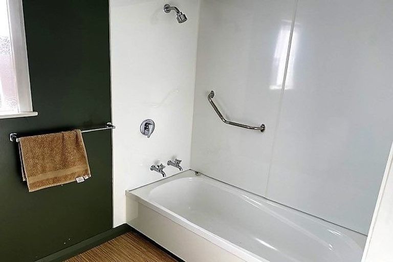 Photo of property in 14 Shanly Street, Waipawa, 4210