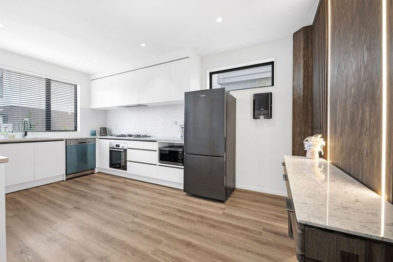 Photo of property in 10 Koropiko Lane, Flat Bush, Auckland, 2019