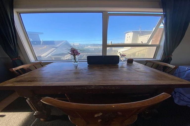 Photo of property in 30f4 Lyall Parade, Lyall Bay, Wellington, 6022