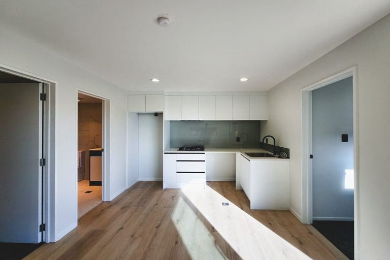 Photo of property in 2a Embling Place, Eastern Beach, Auckland, 2012