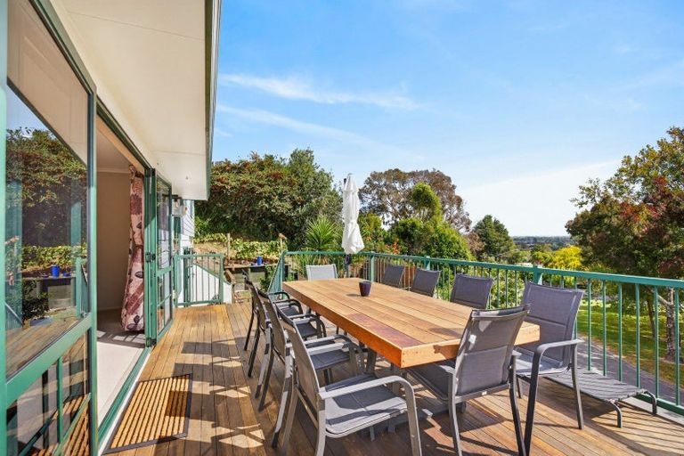 Photo of property in 16 Awarua Crescent, Havelock North, 4130