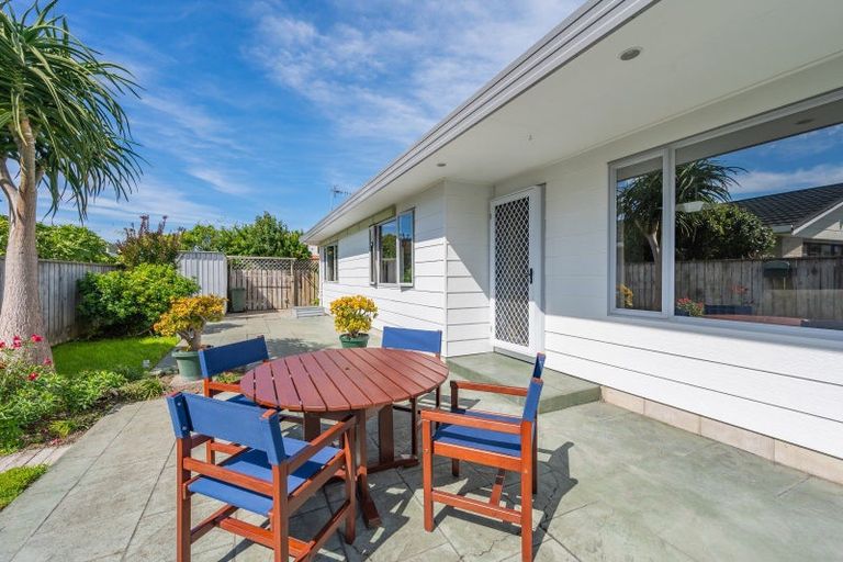 Photo of property in 7a Golding Road, Taradale, Napier, 4112