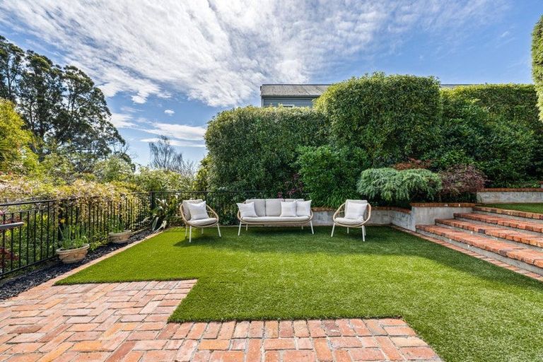 Photo of property in 5 Shalamar Drive, Cashmere, Christchurch, 8022