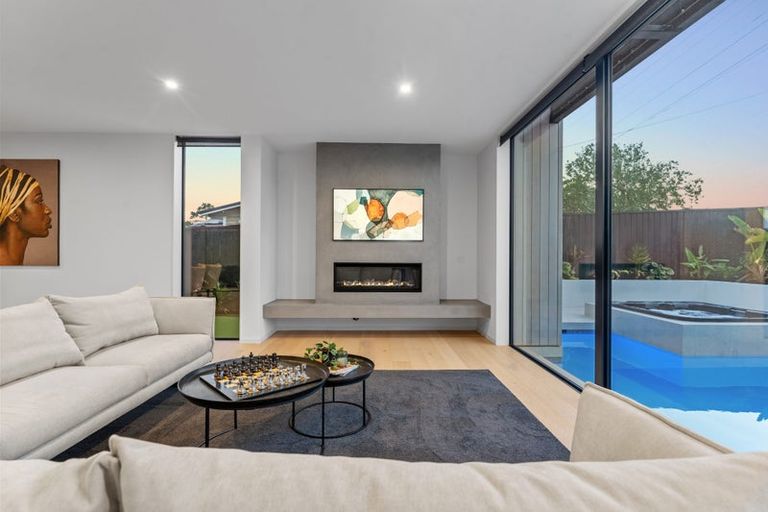 Photo of property in 17a Roland Road, Greenhithe, Auckland, 0632