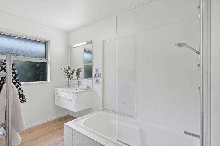 Photo of property in 4 Levinge Lane, Hillmorton, Christchurch, 8024