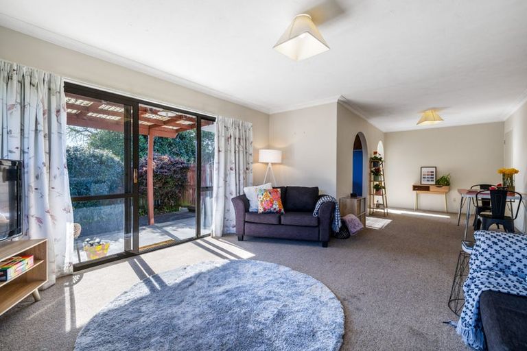 Photo of property in 1/52a Aorangi Road, Bryndwr, Christchurch, 8053