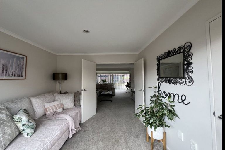 Photo of property in Rangeview Villas, 4/9 Fuller Close, Levin, 5510