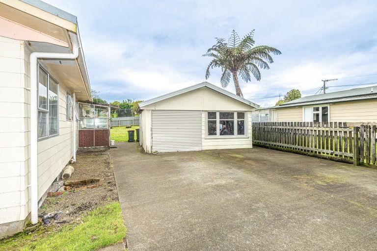 Photo of property in 40 Brassey Street, Waverley, 4510