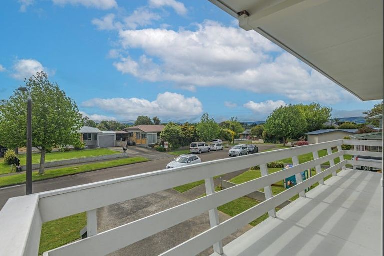 Photo of property in 6 Anaru Place, Awapuni, Palmerston North, 4412