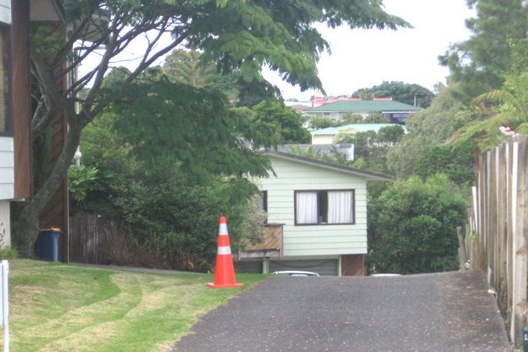 Photo of property in 3/18a Neal Avenue, Glenfield, Auckland, 0629