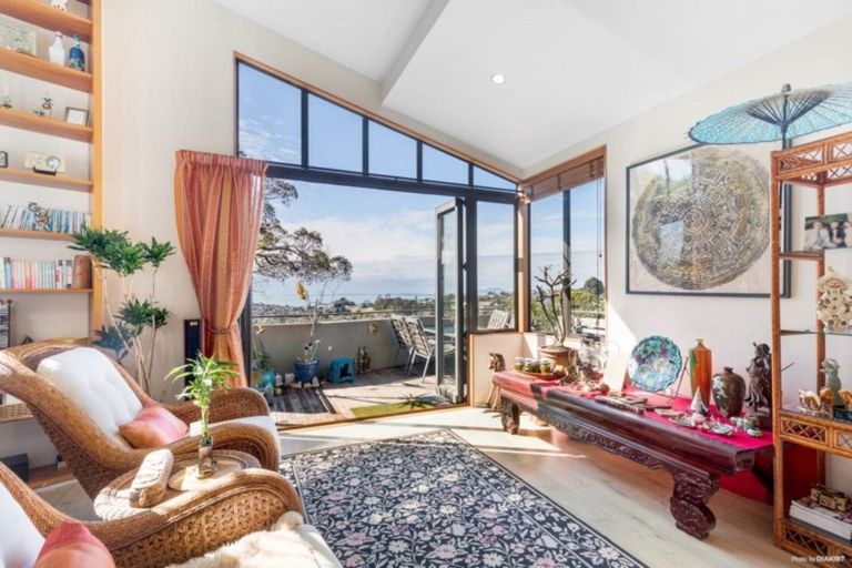 Photo of property in 180 Browns Bay Road, Murrays Bay, Auckland, 0630