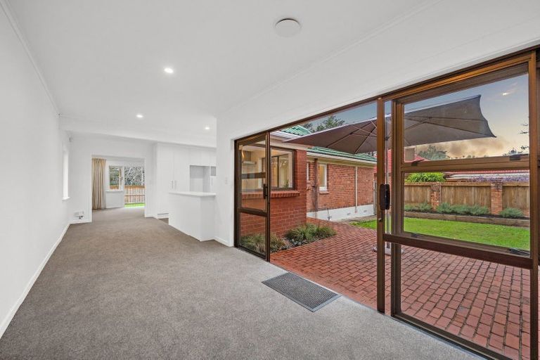 Photo of property in 24 Godley Road, Green Bay, Auckland, 0604