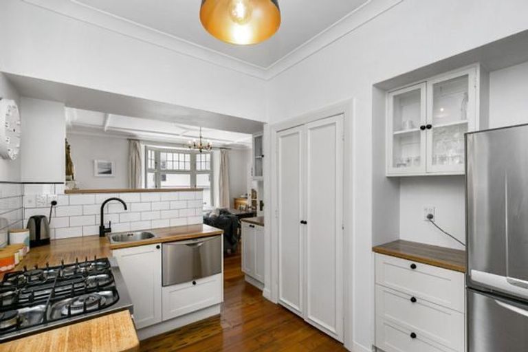 Photo of property in 17u4 Oriental Terrace, Oriental Bay, Wellington, 6011