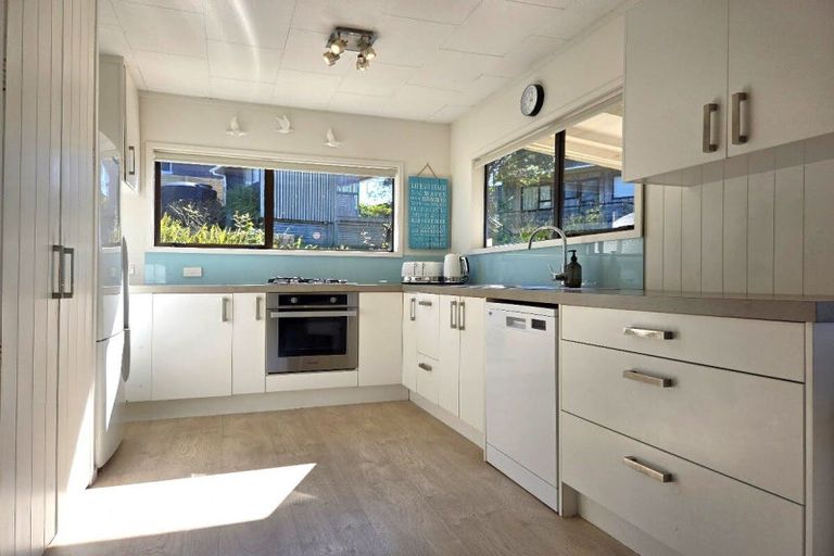 Photo of property in 22 Cuvier Crescent, Kuaotunu West, Whitianga, 3592