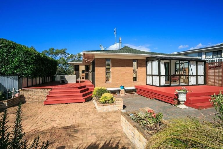 Photo of property in 223 Glamorgan Drive, Torbay, Auckland, 0630