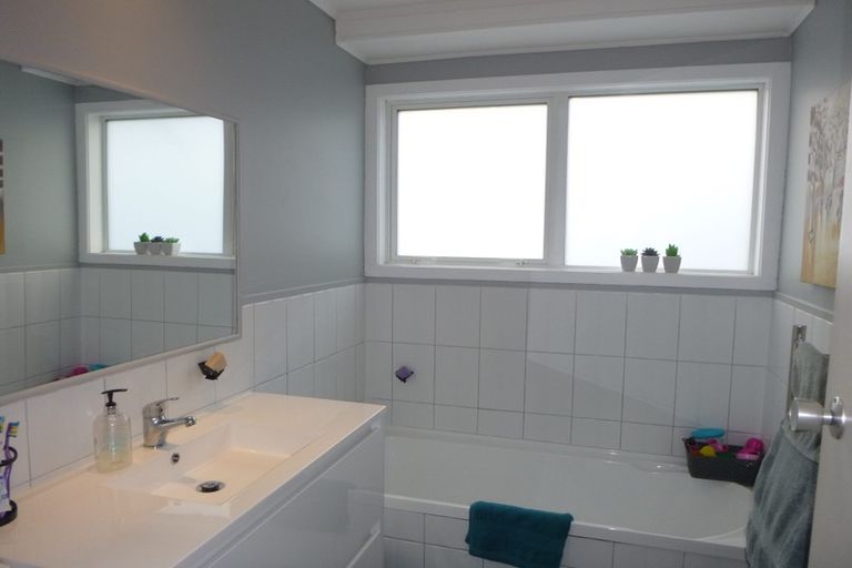 Photo of property in 17 Clyma Place, Massey, Auckland, 0614