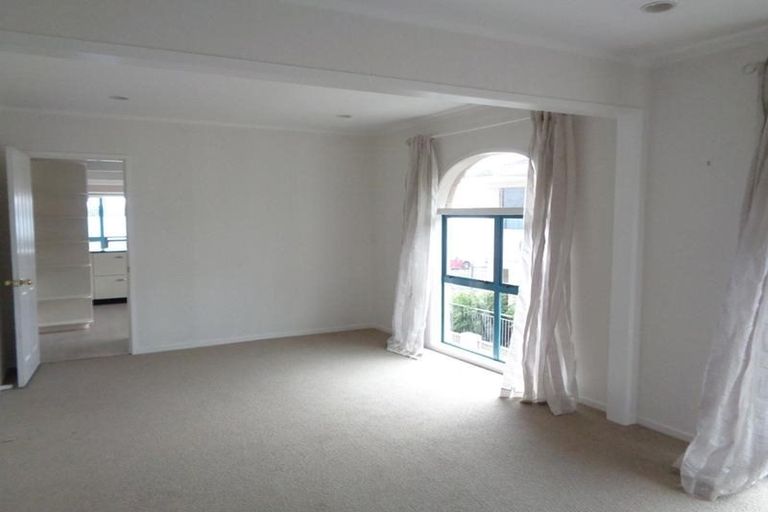 Photo of property in 52 The Parade, Bucklands Beach, Auckland, 2012