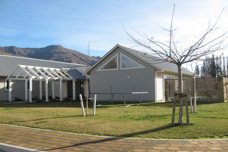 Photo of property in 5 Lansdown Street, Wanaka, 9305