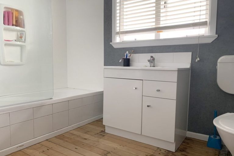 Photo of property in 1 Mcgreevy Street, Waipawa, 4210