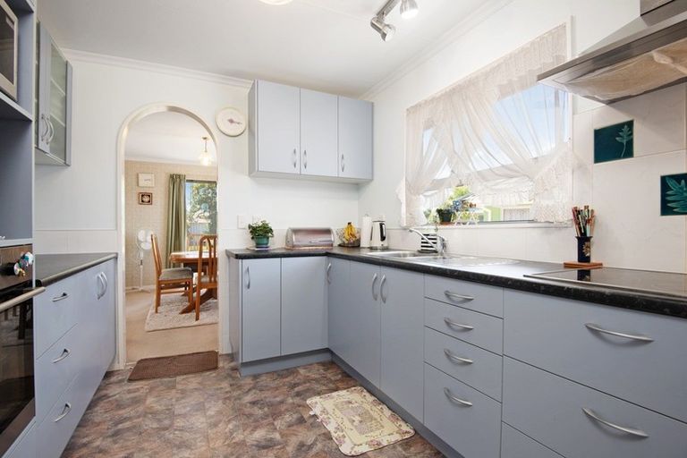 Photo of property in 44 Hillcrest Drive, Kelvin Grove, Palmerston North, 4414