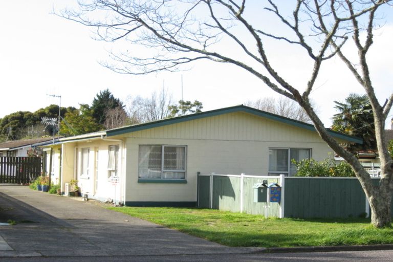 Photo of property in 2/26 Beach Street, Whakatane, 3120