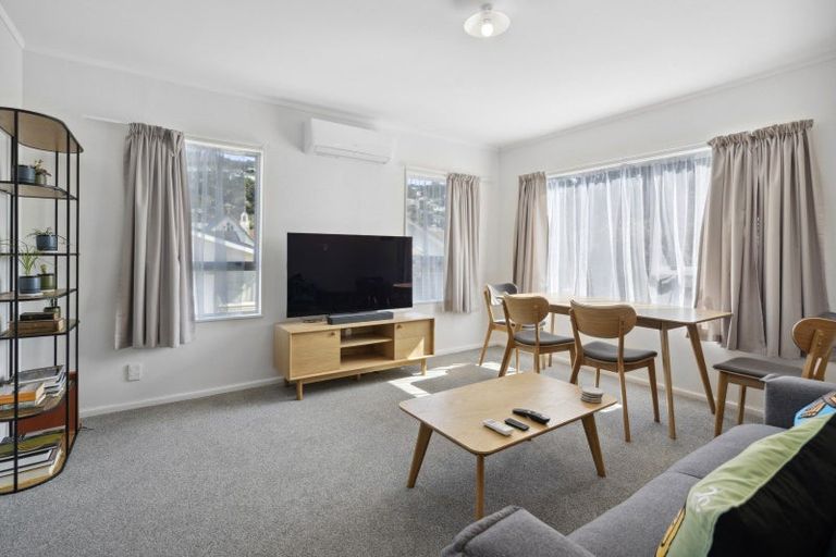 Photo of property in 65 Freyberg Street, Lyall Bay, Wellington, 6022