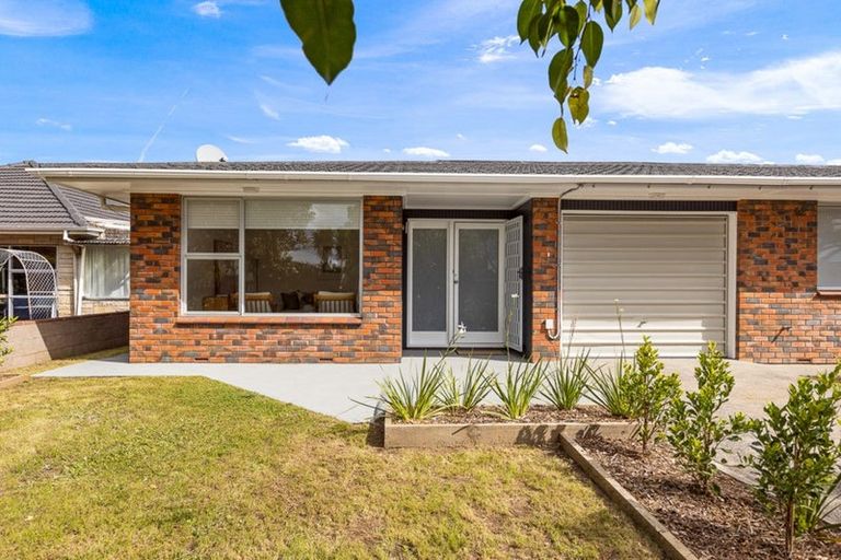 Photo of property in 1/35 Lynwood Road, New Lynn, Auckland, 0600