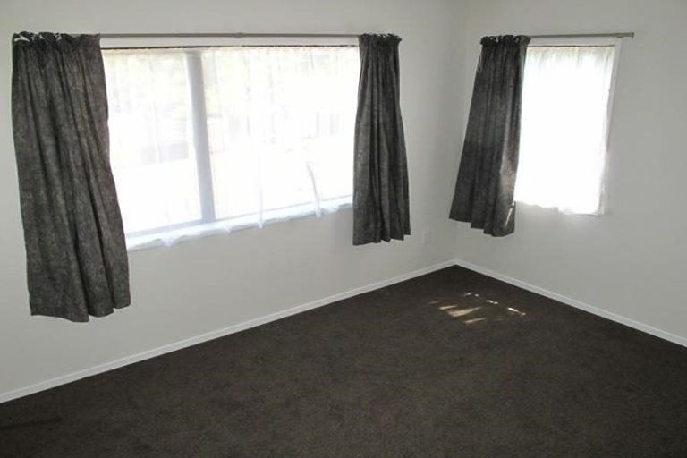Photo of property in 8 Mayer Place, Ranui, Auckland, 0612