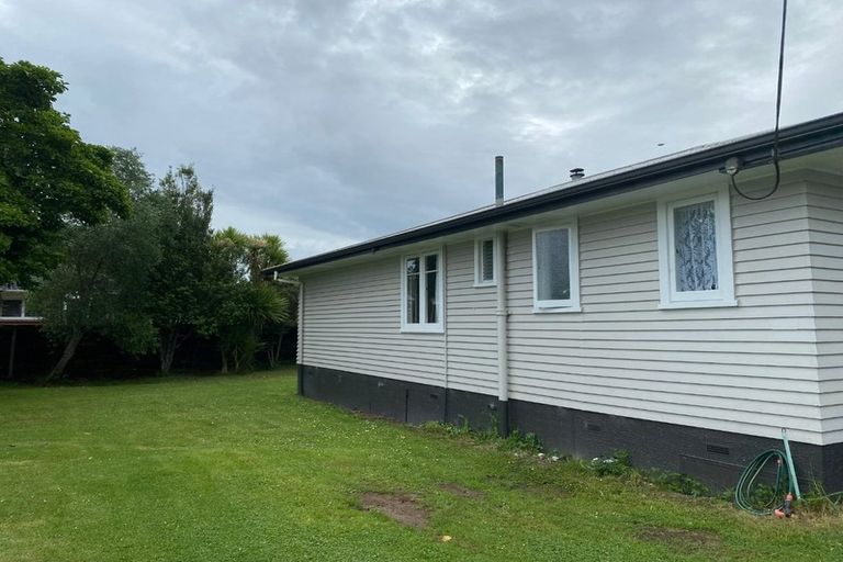 Photo of property in 37 Harrington Road, Henderson, Auckland, 0610