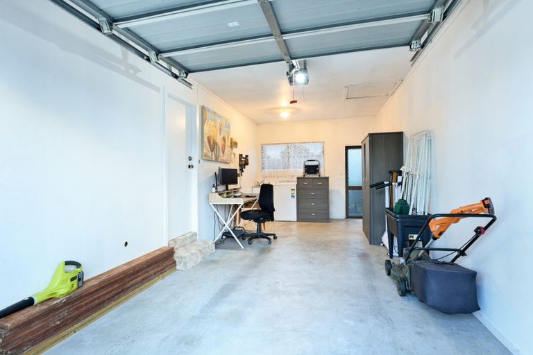 Photo of property in 2/23 Septimus Place, Henderson, Auckland, 0612