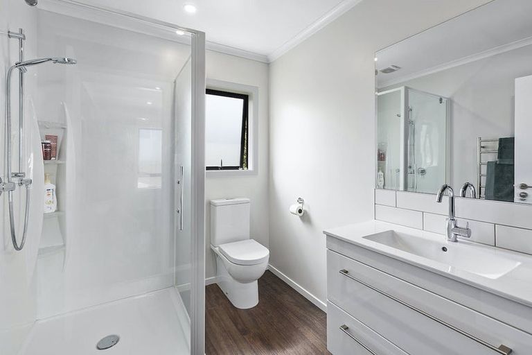 Photo of property in 12 Grumman Lane, Newlands, Wellington, 6037