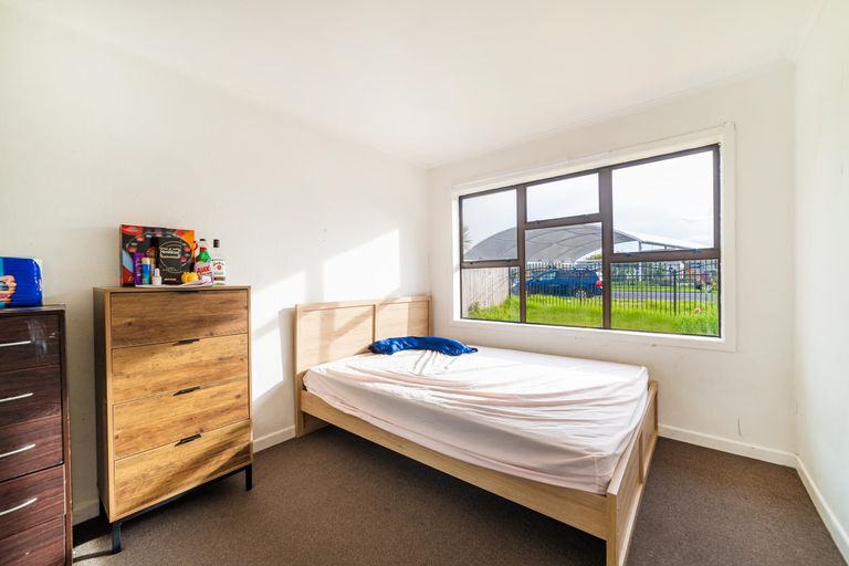 Photo of property in 14 Evans Road, Weymouth, Auckland, 2103