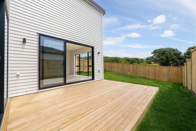 Photo of property in 40 Whakairo Crescent, Gulf Harbour, 0930