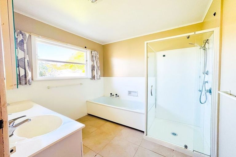 Photo of property in 28 Lewis Street, Glenview, Hamilton, 3206