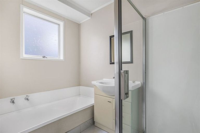 Photo of property in 7 Doone Place, Massey, Auckland, 0614