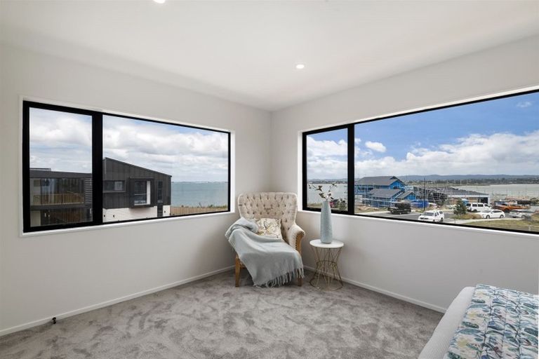 Photo of property in 17 Ocean Breeze Avenue, Hobsonville, Auckland, 0616